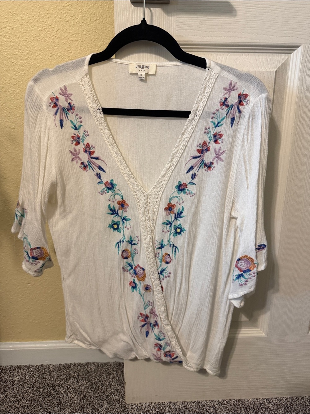Umgee White Embroidered V-Neck Floral Wrap Tunic